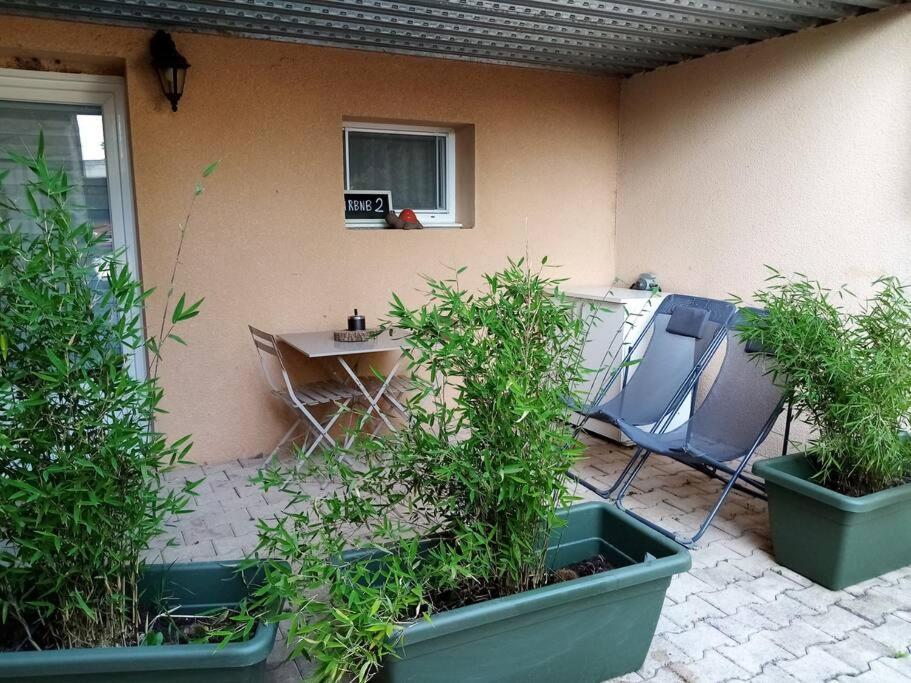 Studio Meuble Independant Tout Confort Classe 2** Aubenas Bagian luar foto